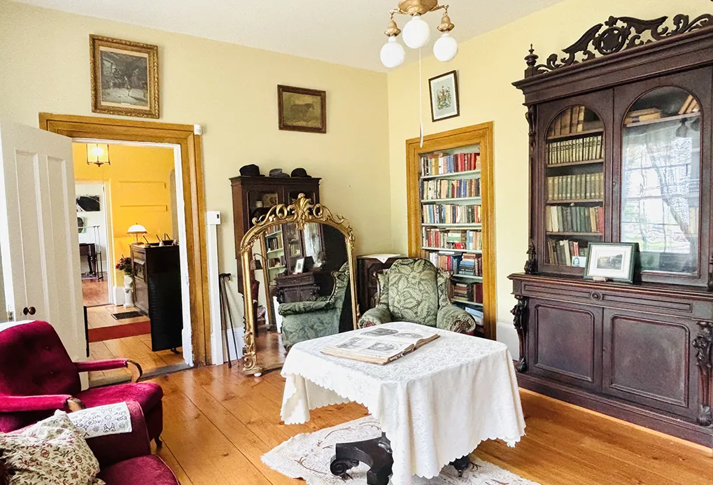 Manoir-Hamilton-bibliotheque-5