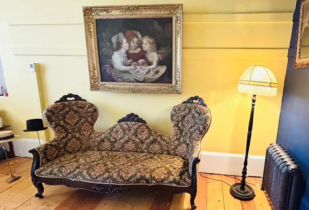 Manoir-Hamilton-divan